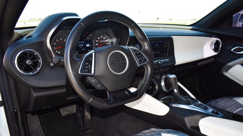 Chevrolet Camaro RS White